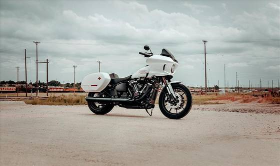 HARLEY-DAVIDSON LOW RIDER ST 